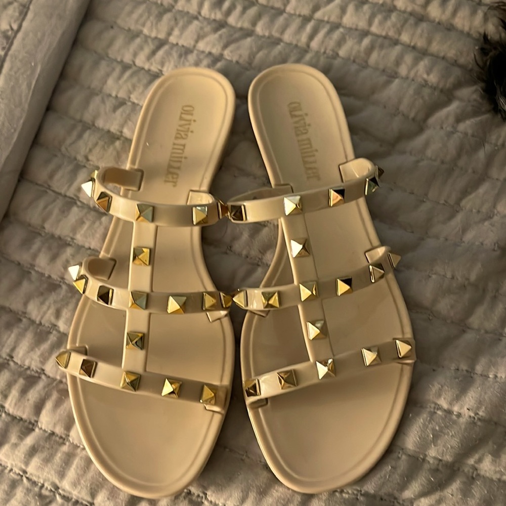 New studded sip ons